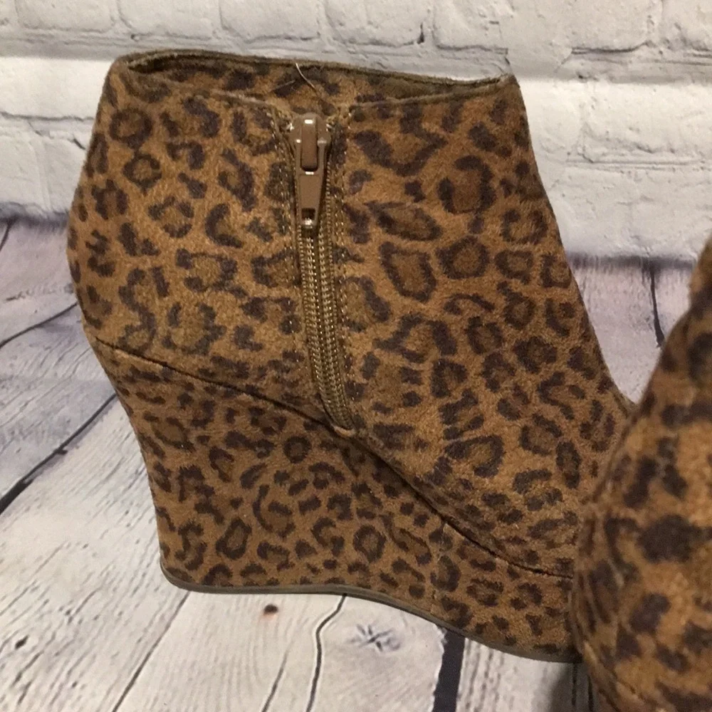 Forever 21 Cheetah print peep toe wedge booties